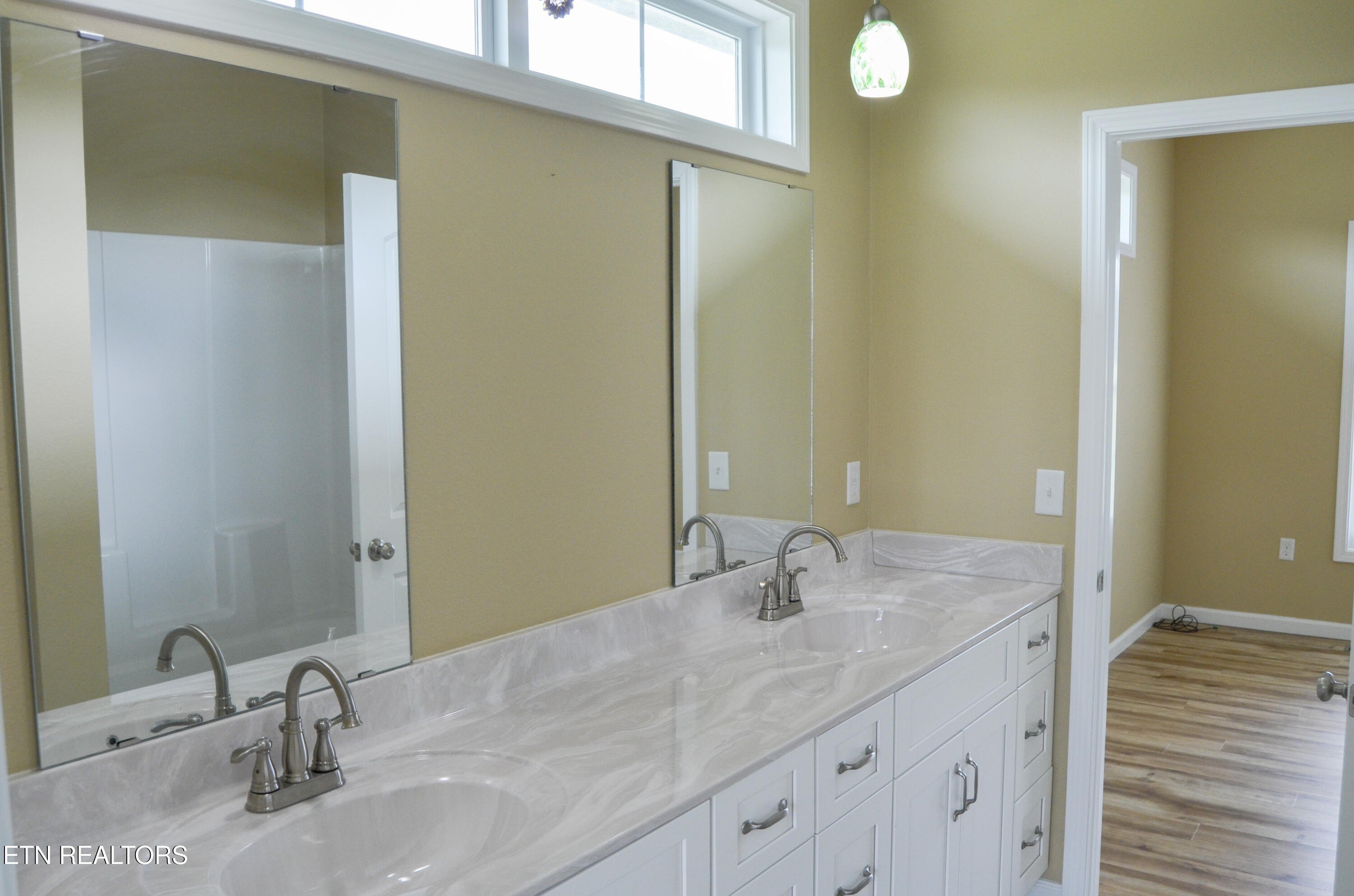 Crossville, Tennessee, 38555, United States, 3 Bedrooms Bedrooms, ,3 BathroomsBathrooms,Residential,For Sale,1978322