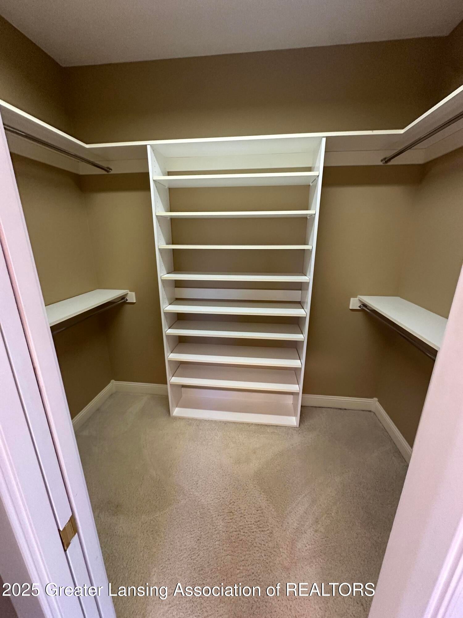 Lansing, Michigan, 48917, United States, 3 Bedrooms Bedrooms, ,4 BathroomsBathrooms,Residential,For Sale,1995579