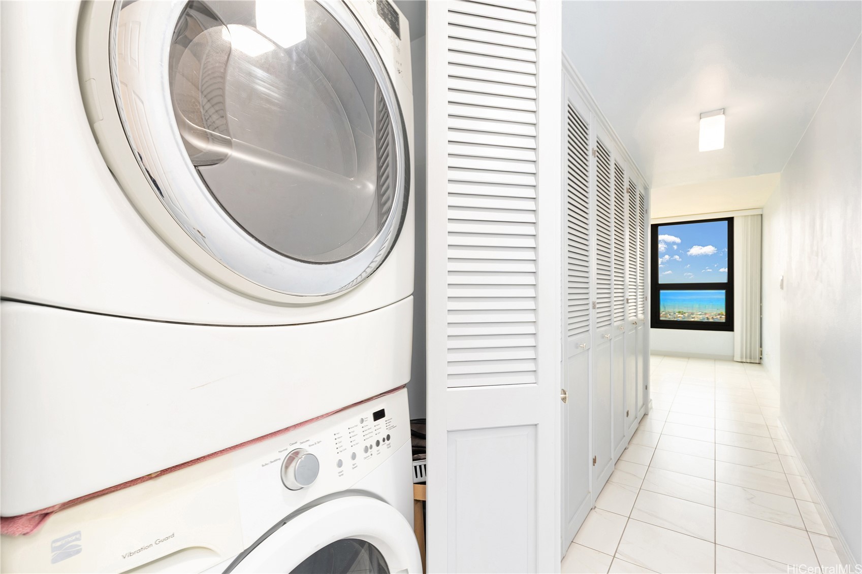 Honolulu, Hawaii, 96815, United States, 1 Bedroom Bedrooms, ,1 BathroomBathrooms,Residential,For Sale,1963842