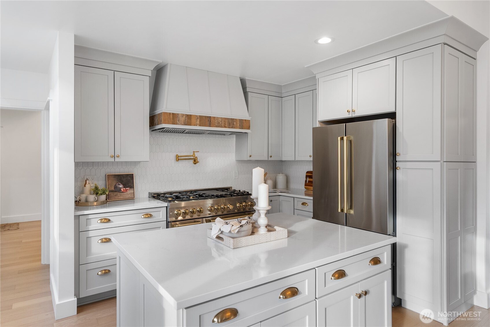 Seattle, Washington, 98109, United States, 3 Bedrooms Bedrooms, ,1 BathroomBathrooms,Residential,For Sale,1999766