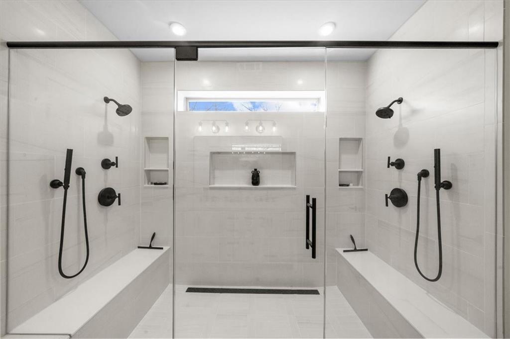 Dawsonville, Georgia, 30534, United States, 6 Bedrooms Bedrooms, ,6 BathroomsBathrooms,Residential,For Sale,1975306