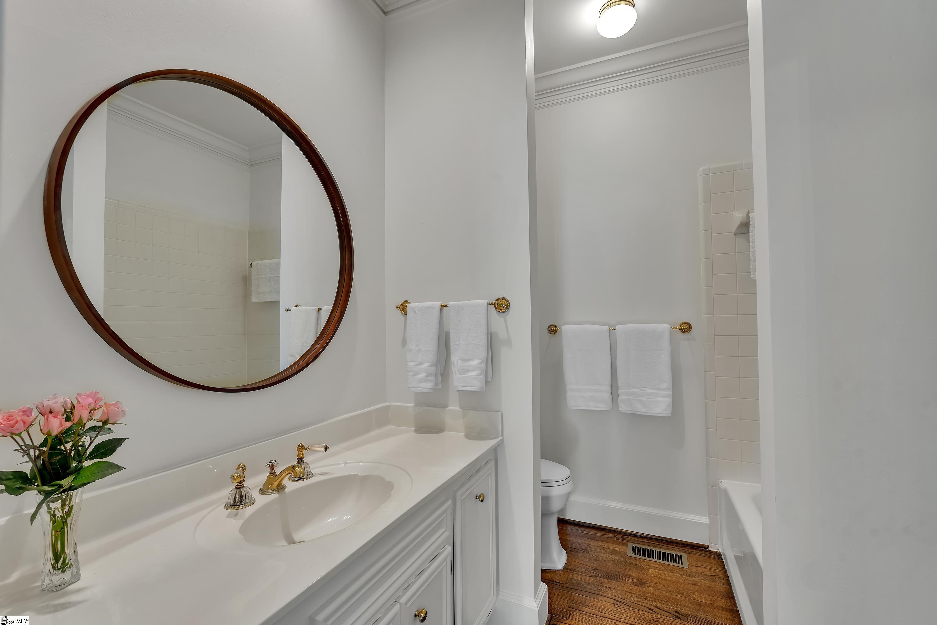 Greenville, South Carolina, 29607, United States, 6 Bedrooms Bedrooms, ,5 BathroomsBathrooms,Residential,For Sale,1901352