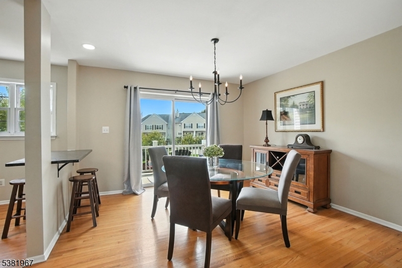 Berkeley Heights Twp., New Jersey, 07922, United States, 2 Bedrooms Bedrooms, ,3 BathroomsBathrooms,Residential,For Sale,1939510