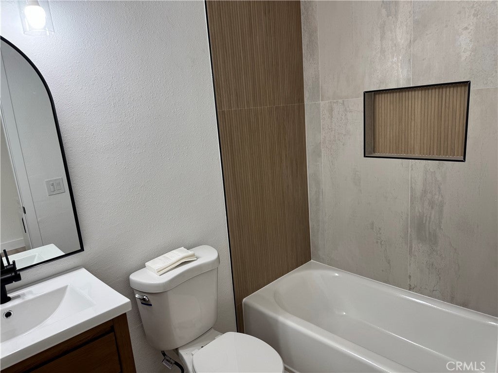 Ontario, California, 91761, United States, 4 Bedrooms Bedrooms, ,2 BathroomsBathrooms,Residential,For Sale,1988323