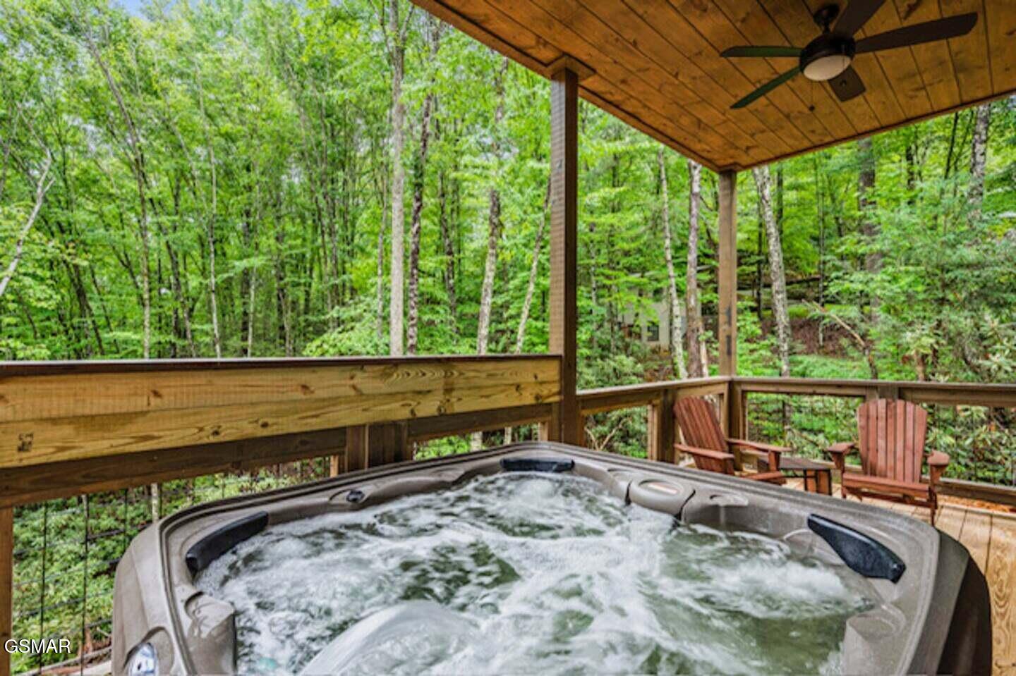 Sevierville, Tennessee, 37862, United States, 2 Bedrooms Bedrooms, ,3 BathroomsBathrooms,Residential,For Sale,1976879