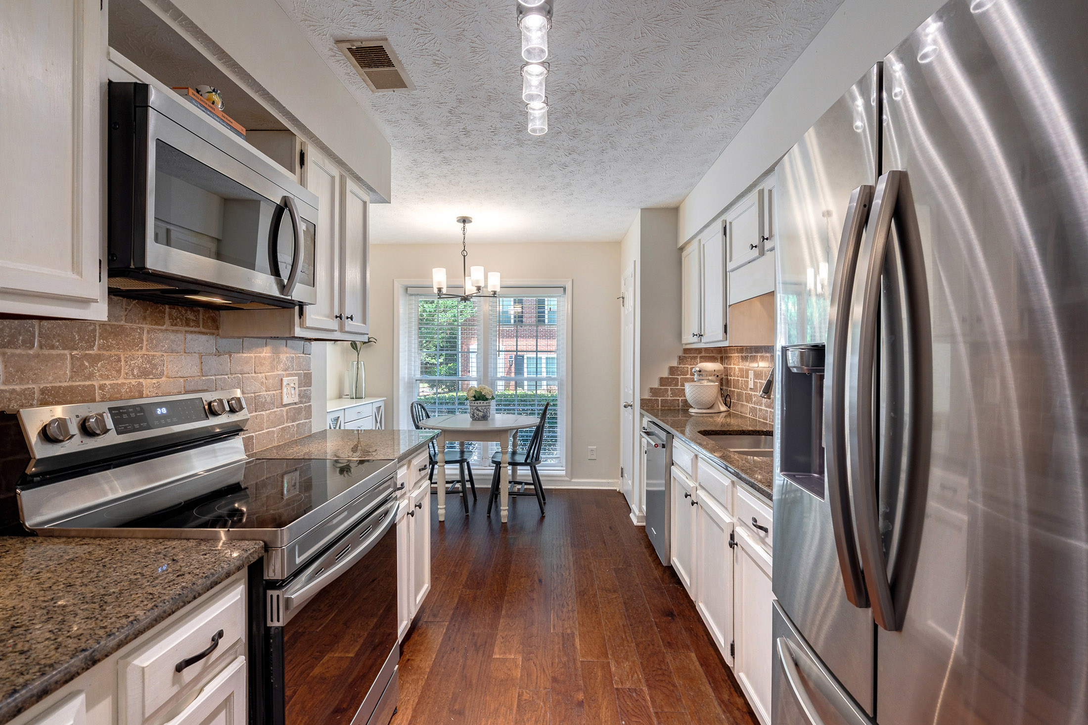  Beautifully Updated Townhome Near Historic Roswell - 物件實景