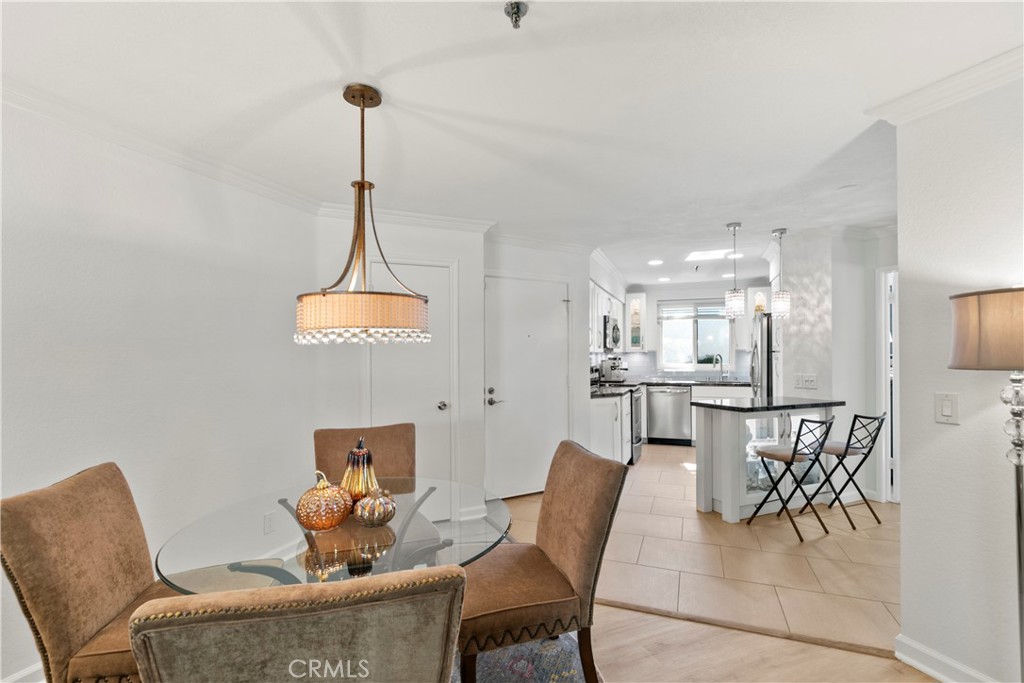 Laguna Hills, California, 92656, United States, 2 Bedrooms Bedrooms, ,2 BathroomsBathrooms,Residential,For Sale,1988360