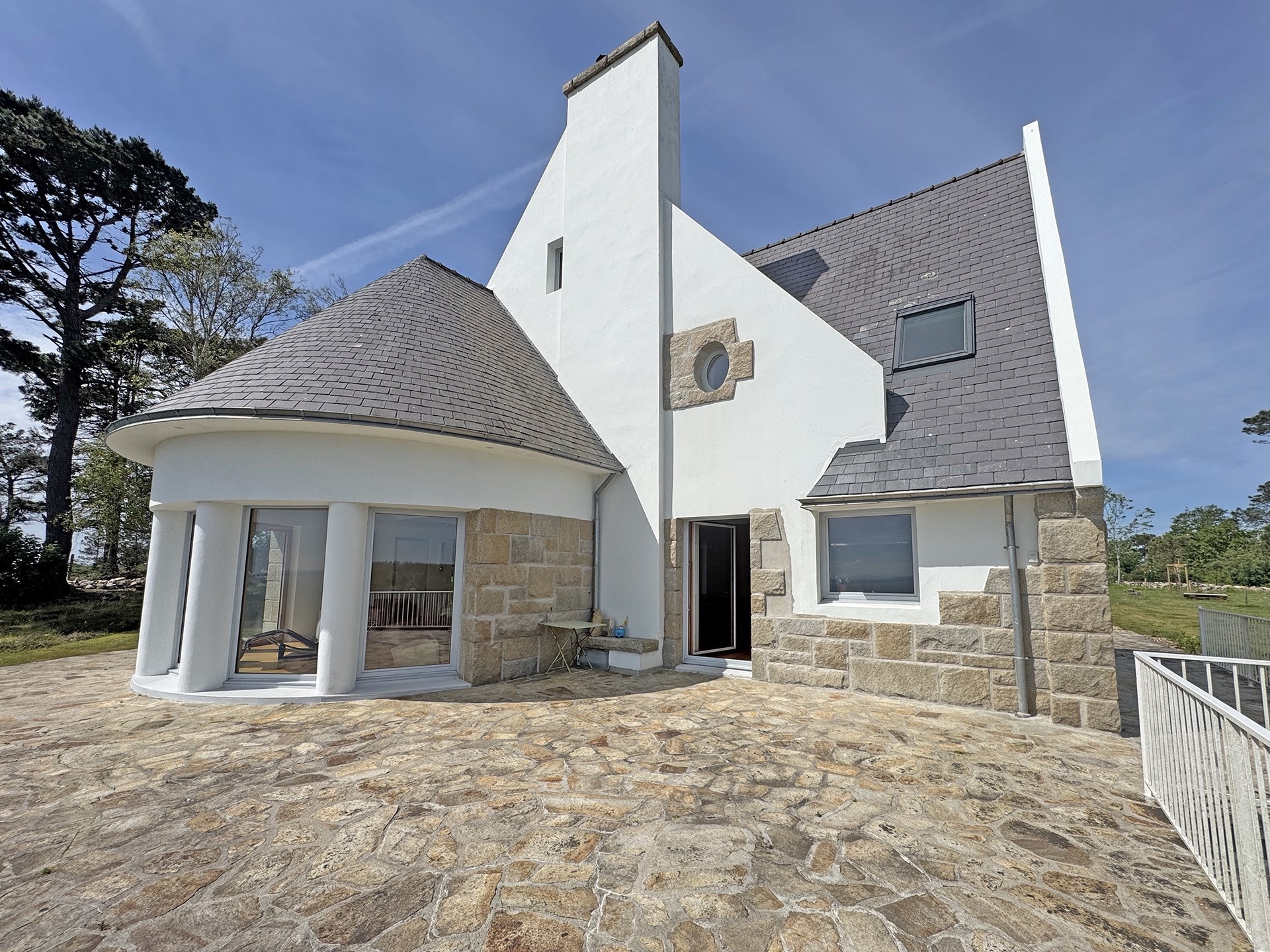  MORGAT, A SUMPTUOUS RENOVATION FACING THE SEA, SURROUNDED BY NATURE - 物件實景