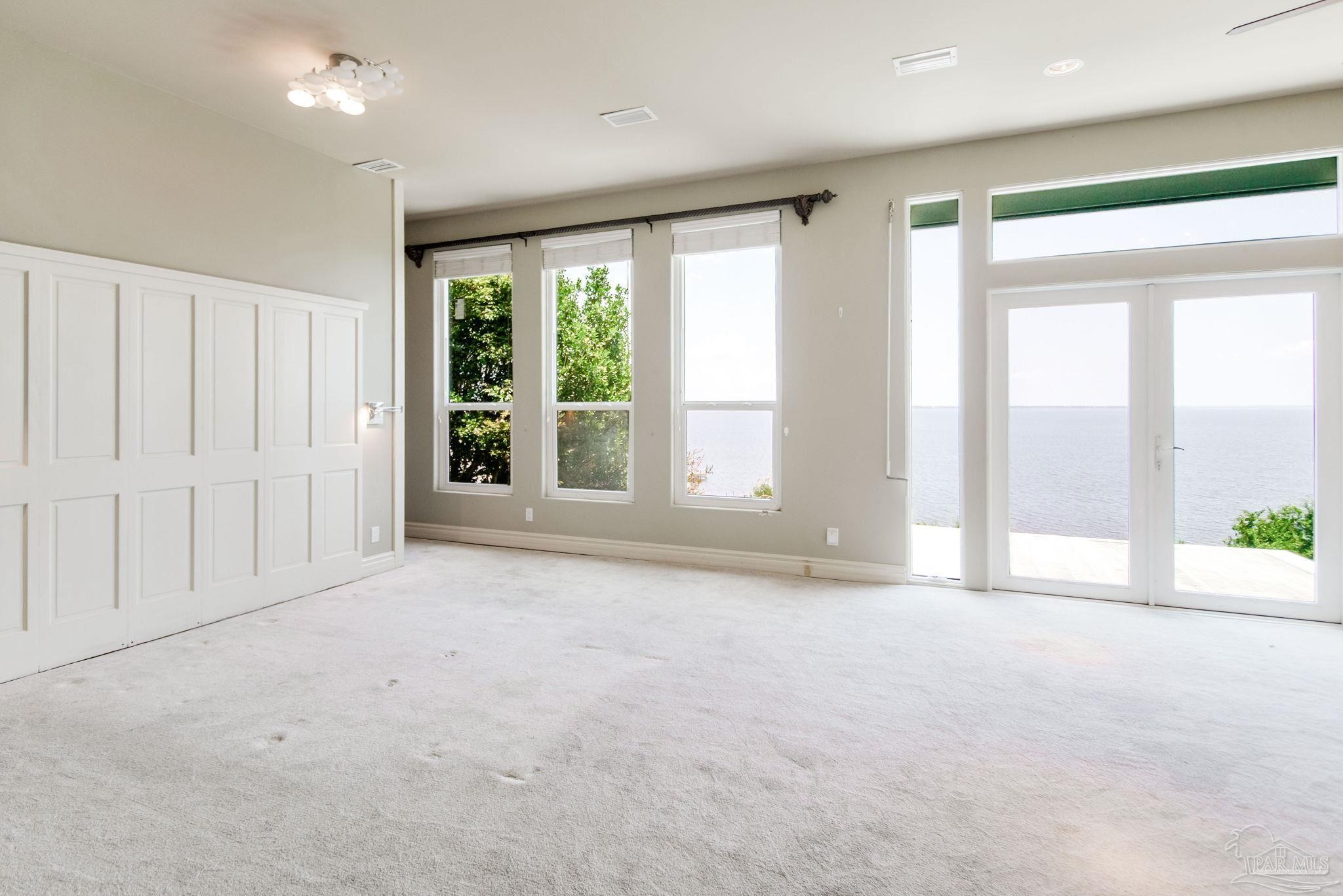 Pensacola, Florida, 32504, United States, 3 Bedrooms Bedrooms, ,4 BathroomsBathrooms,Residential,For Sale,1893551