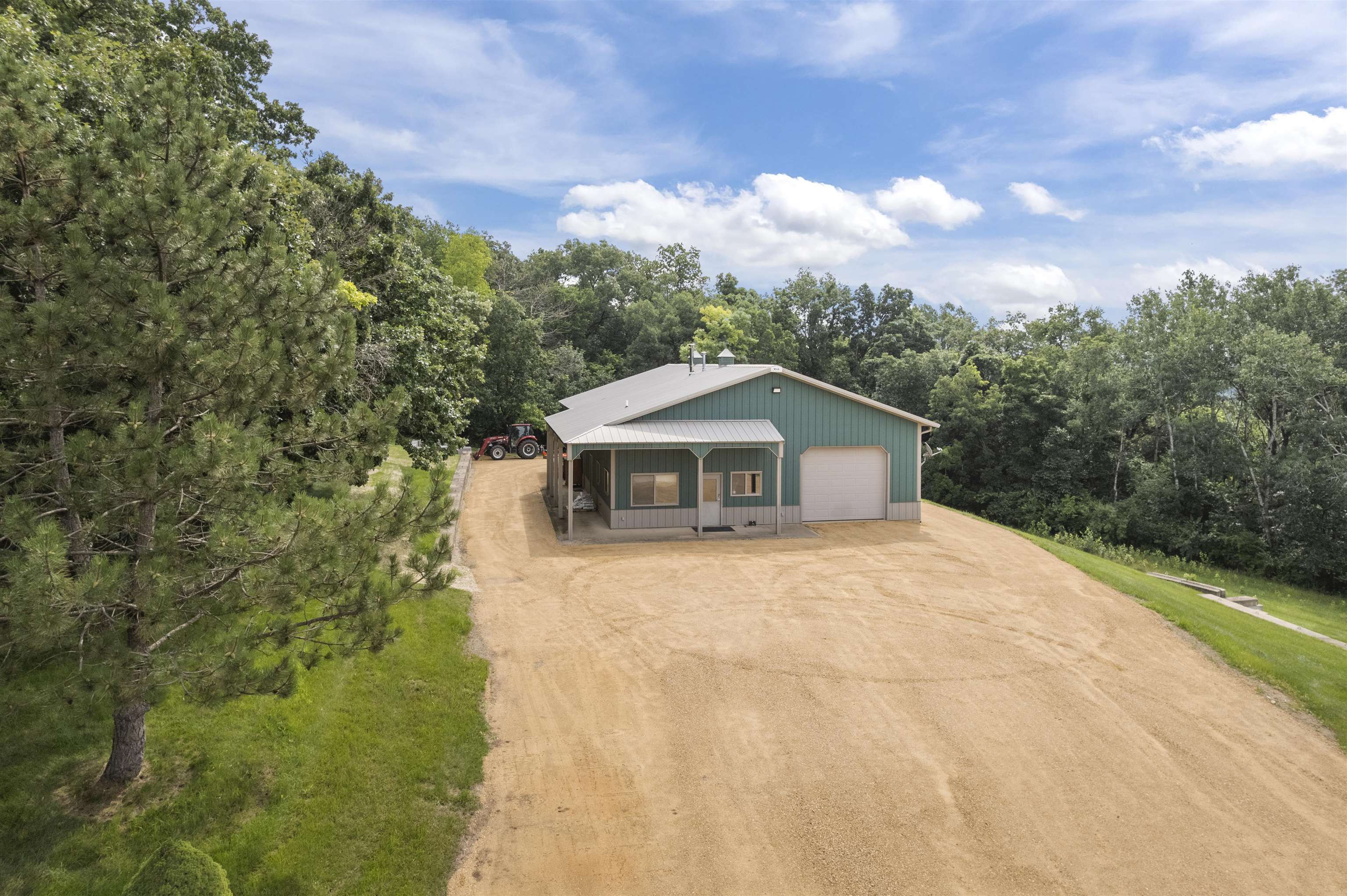 Avoca, Wisconsin, 53506, United States, 3 Bedrooms Bedrooms, ,4 BathroomsBathrooms,Residential,For Sale,1895039