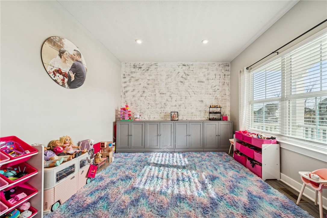 Penn Twp, Pennsylvania, 15644, United States, 4 Bedrooms Bedrooms, ,4 BathroomsBathrooms,Residential,For Sale,2010437