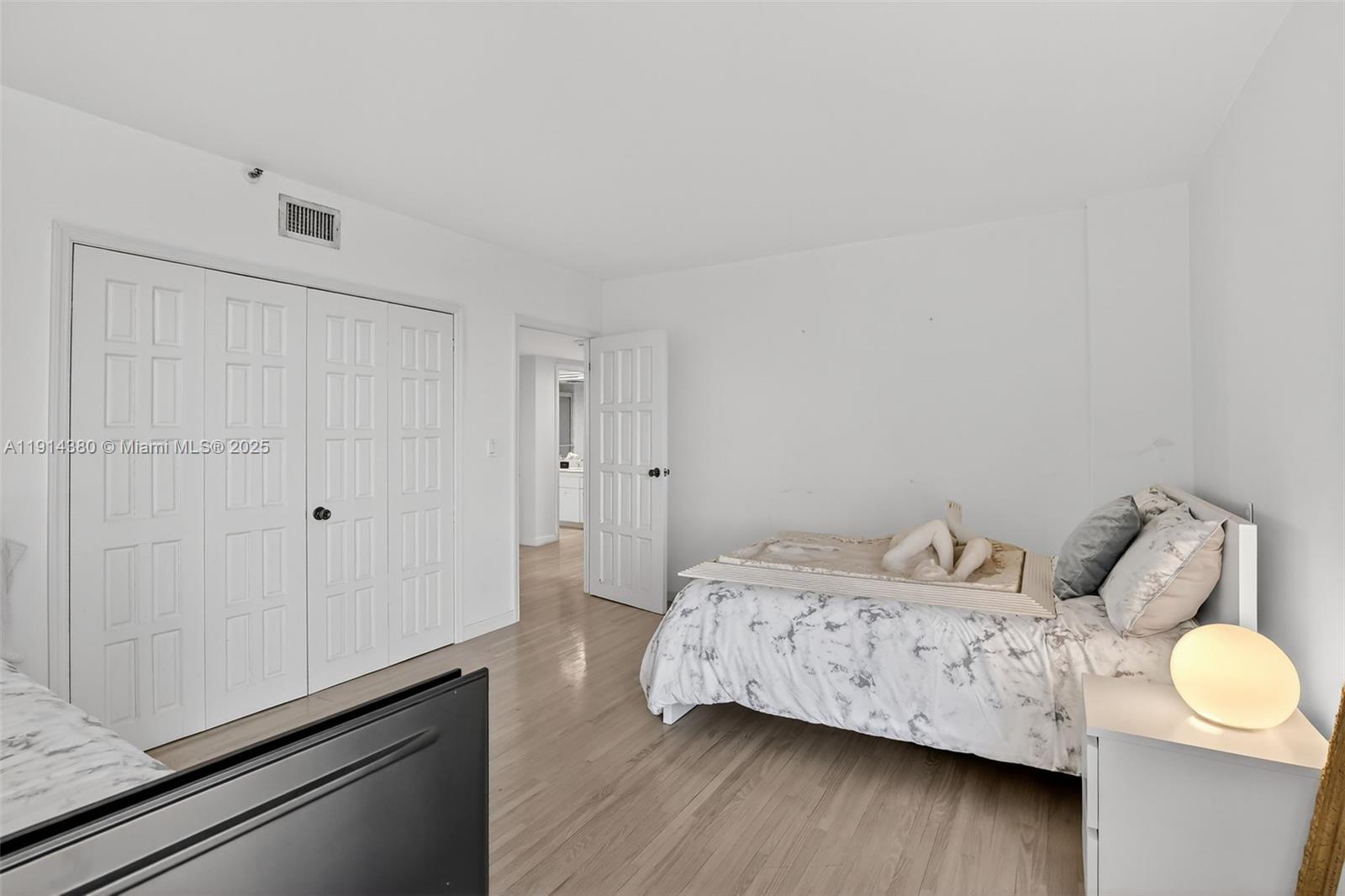 Aventura, Florida, 33180, United States, 3 Bedrooms Bedrooms, ,3 BathroomsBathrooms,Residential,For Sale,1994376