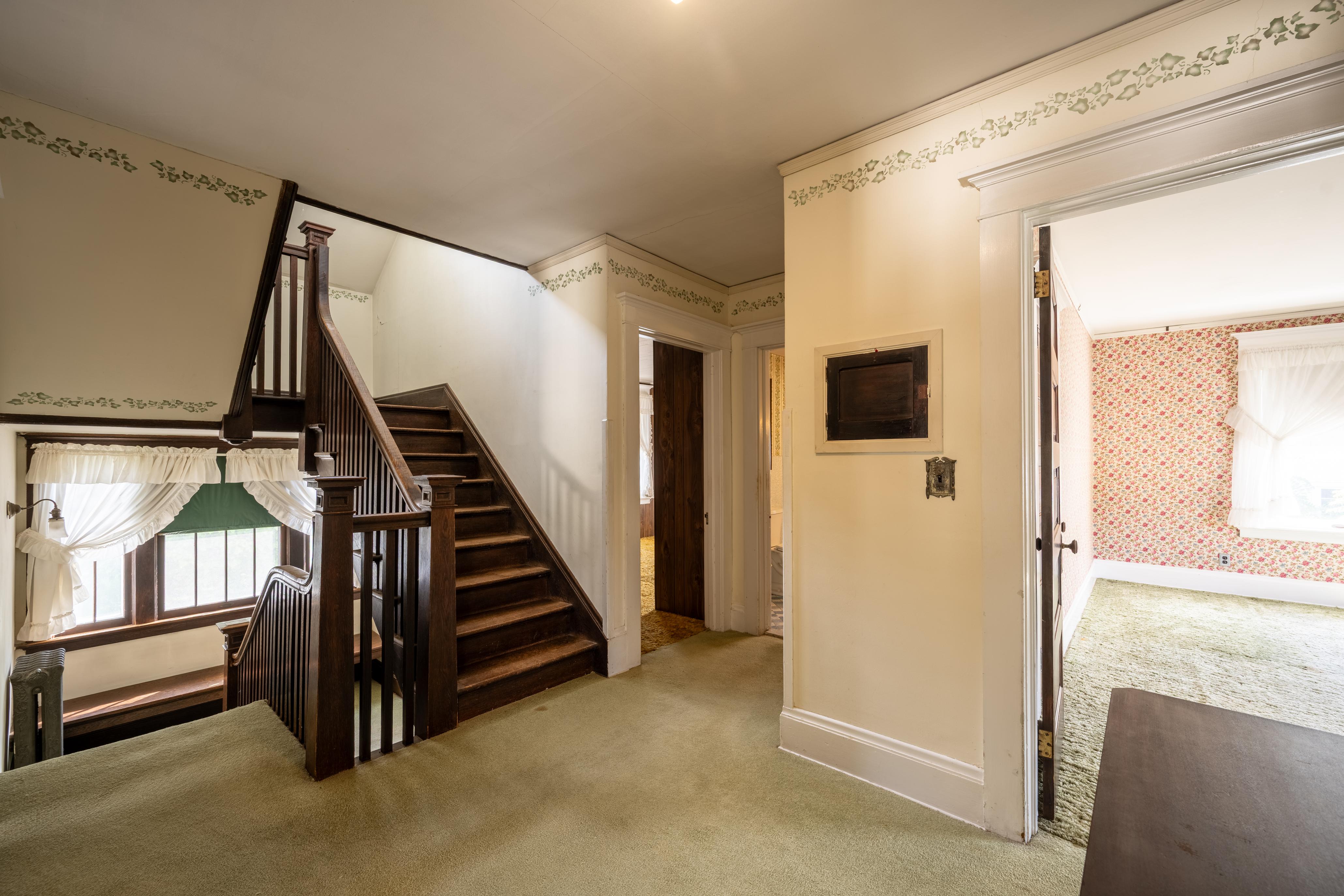  92 Champlain Avenue, Ticonderoga, NY, 12883 - 物件實景
