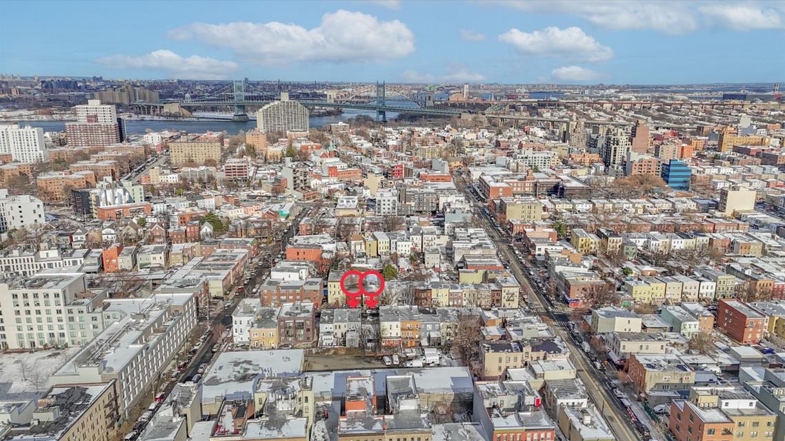 Astoria, New York, 11102, United States, 5 Bedrooms Bedrooms, ,2 BathroomsBathrooms,Residential,For Sale,1895172