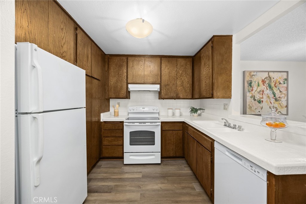 Pasadena, California, 91101, United States, 2 Bedrooms Bedrooms, ,1 BathroomBathrooms,Residential,For Sale,2002263