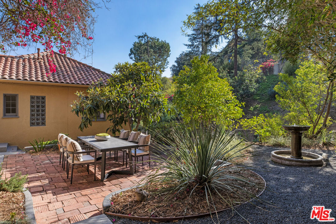 Los Angeles, California, 90065, United States, 5 Bedrooms Bedrooms, ,5 BathroomsBathrooms,Residential,For Sale,1987720