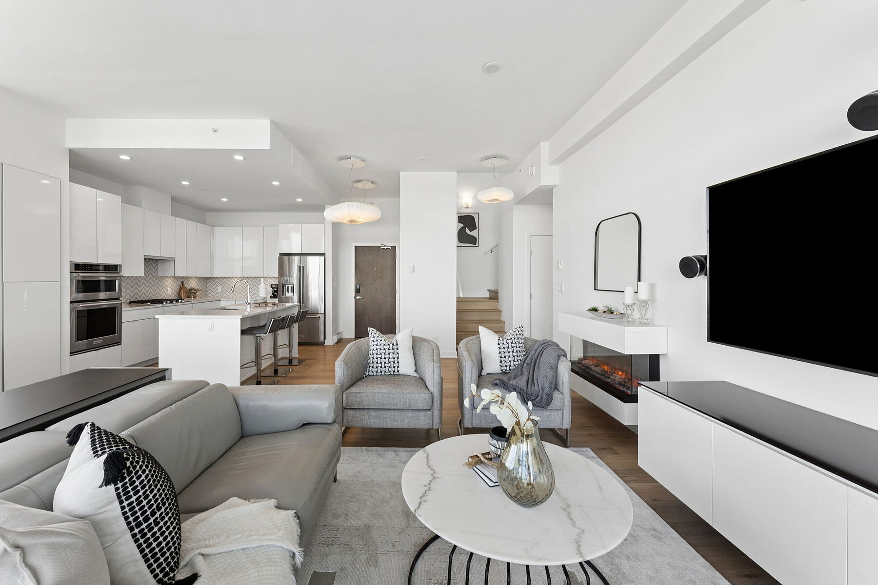 Rooftop Penthouse in New West - 物件實景