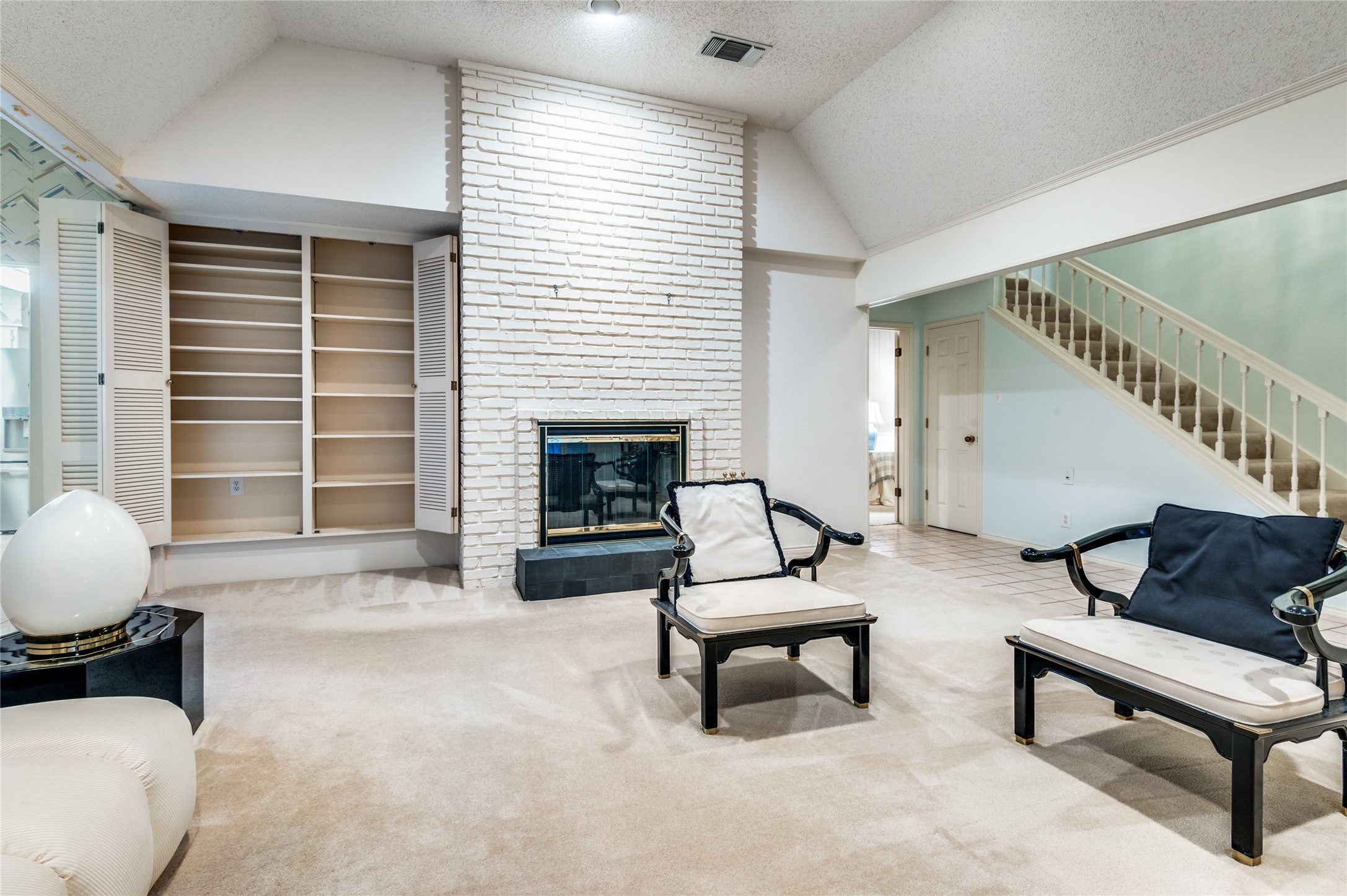 Bedford, Texas, 76021, United States, 5 Bedrooms Bedrooms, ,4 BathroomsBathrooms,Residential,For Sale,1976137