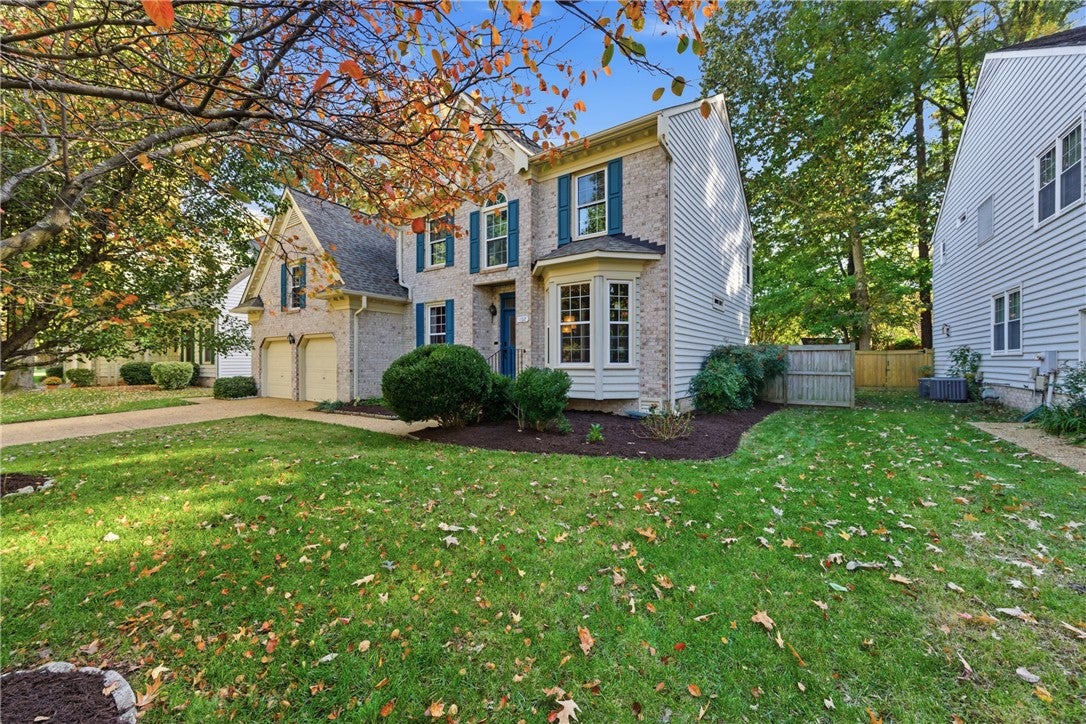 Yorktown, Virginia, 23693, United States, 6 Bedrooms Bedrooms, ,3 BathroomsBathrooms,Residential,For Sale,1987855