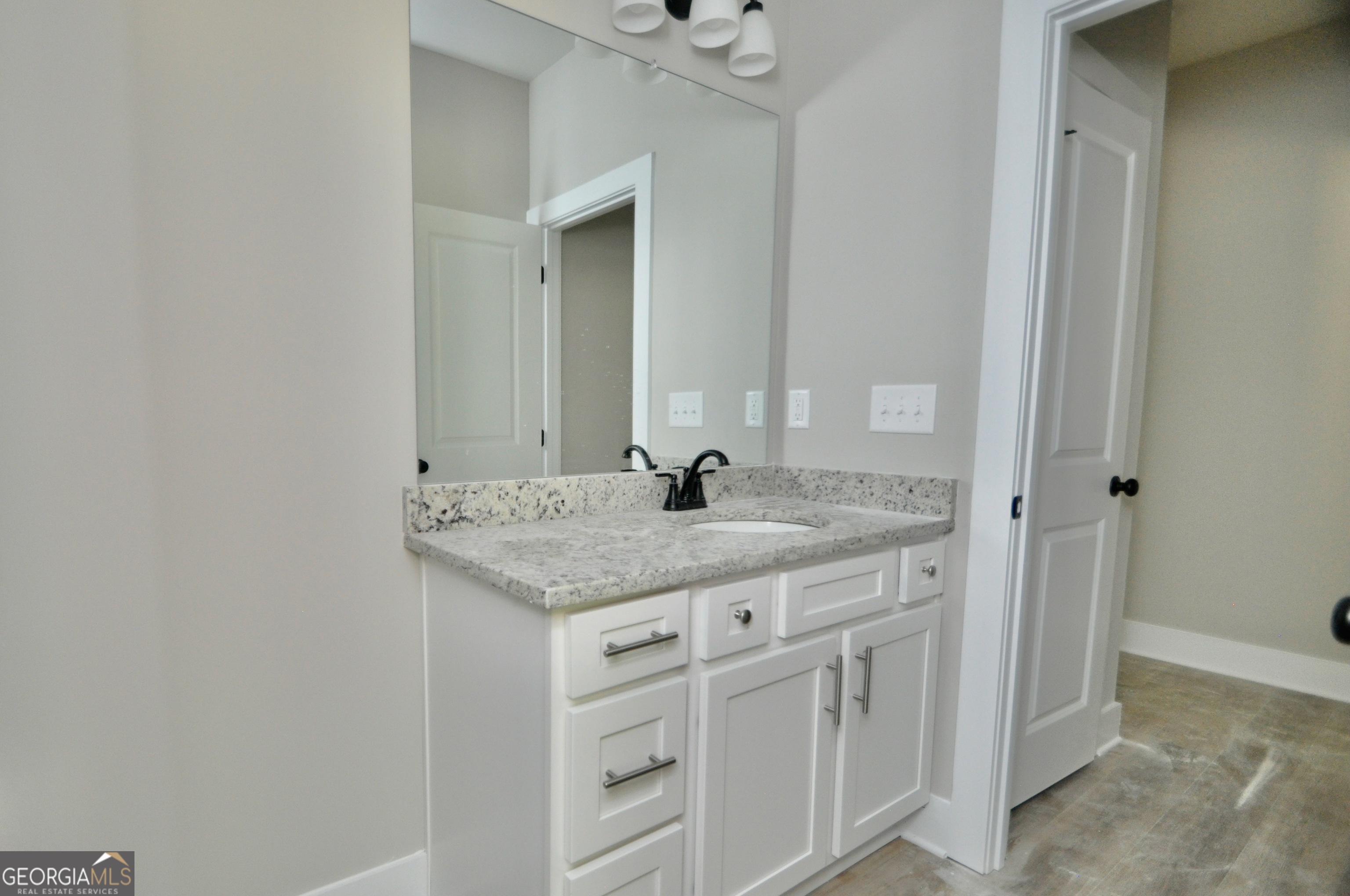 Tignall, Georgia, 30668, United States, 5 Bedrooms Bedrooms, ,3 BathroomsBathrooms,Residential,For Sale,1902123