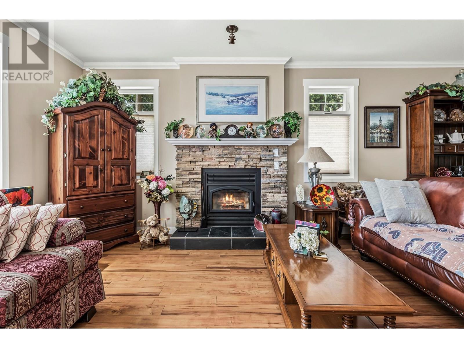 TAPPEN, British Columbia, V0E 2X2, CA, 2 Bedrooms Bedrooms, ,2 BathroomsBathrooms,Residential,For Sale,1868276