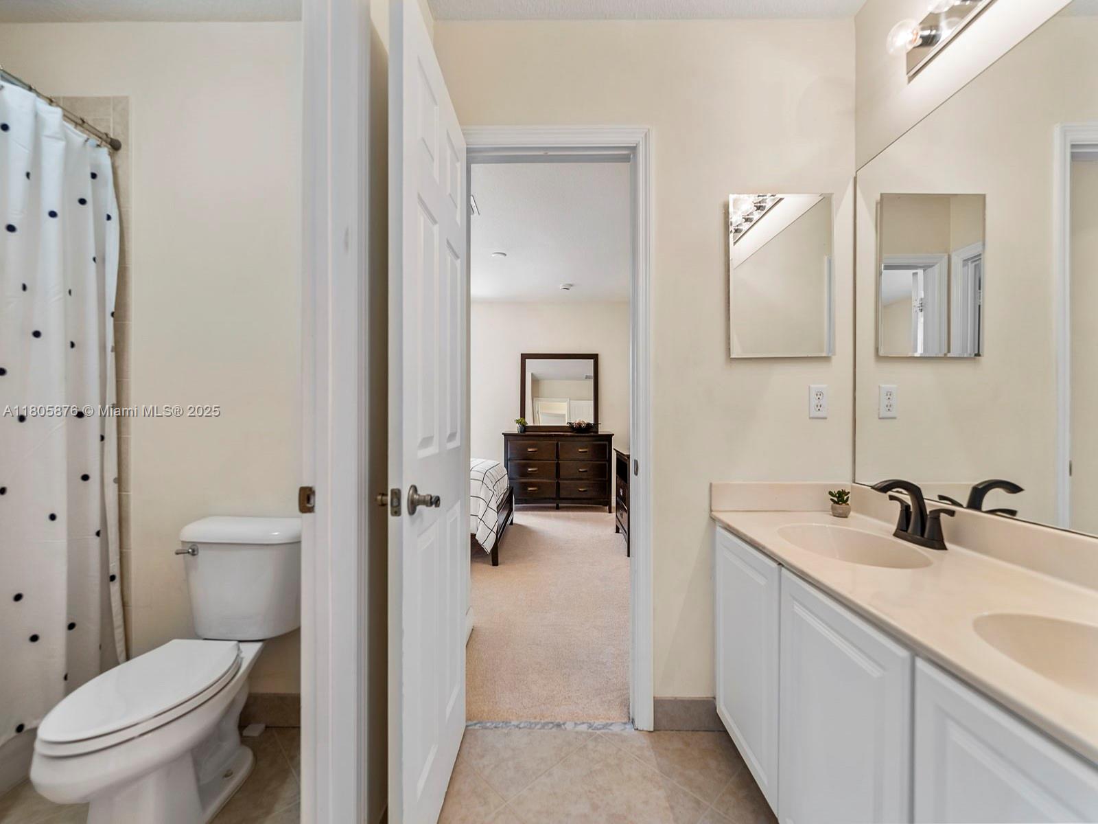 Weston, Florida, 33332, United States, 5 Bedrooms Bedrooms, ,5 BathroomsBathrooms,Residential,For Sale,1826480