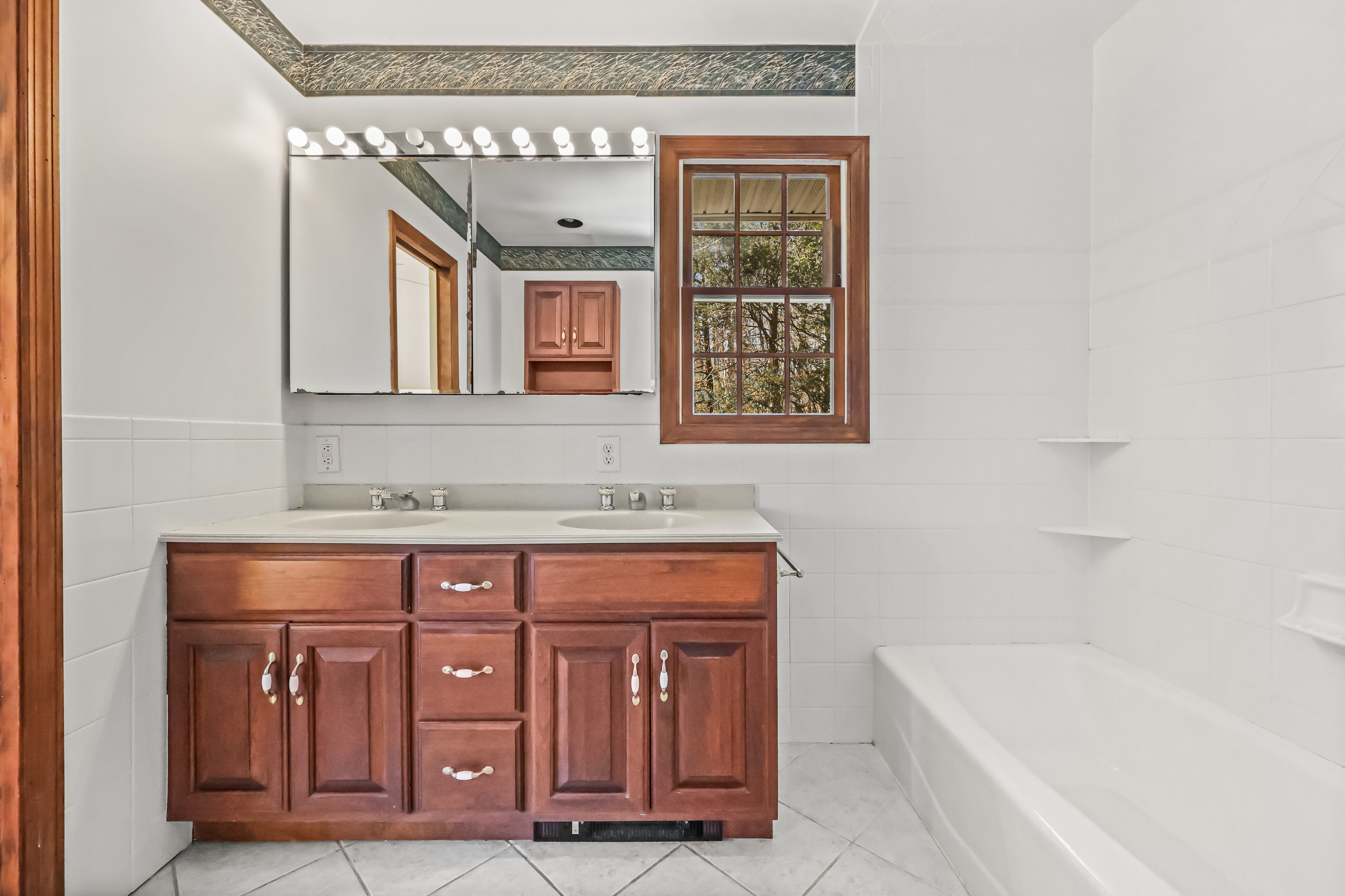  Spacious 4 Bedroom in CT - 物件實景