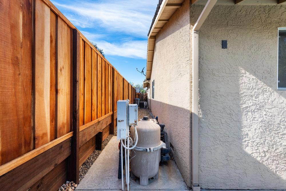 Hollister, California, 95023, United States, 4 Bedrooms Bedrooms, ,2 BathroomsBathrooms,Residential,For Sale,1990485