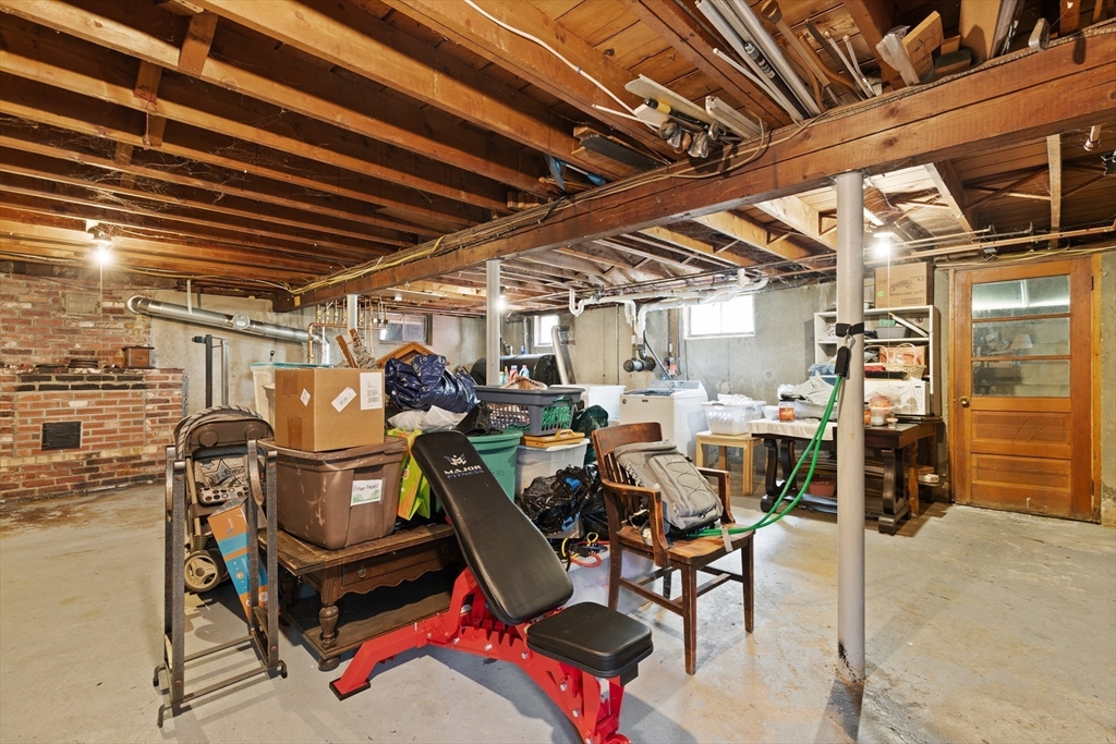 Easton, Massachusetts, 02375, United States, 6 Bedrooms Bedrooms, ,2 BathroomsBathrooms,Residential,For Sale,1927238