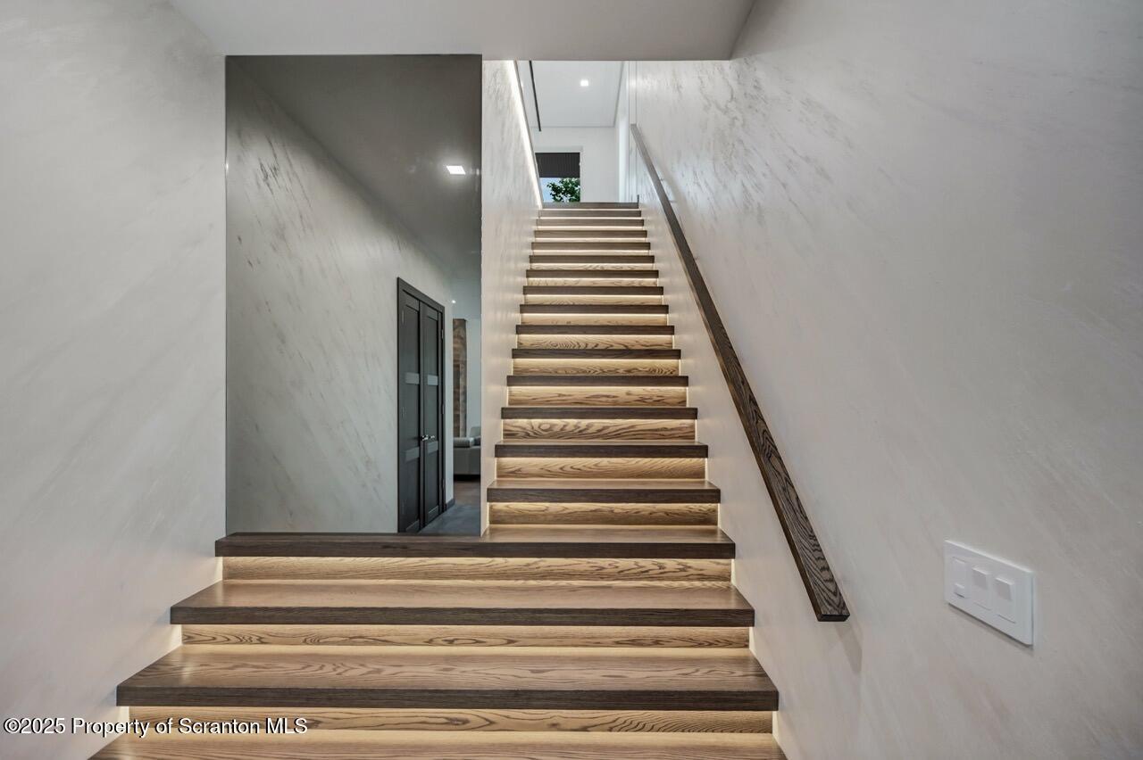 Bear Creek, Pennsylvania, 18602, United States, 4 Bedrooms Bedrooms, ,3 BathroomsBathrooms,Residential,For Sale,2002172