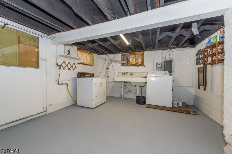 Paterson City, New Jersey, 07501, United States, 3 Bedrooms Bedrooms, ,3 BathroomsBathrooms,Residential,For Sale,1909454