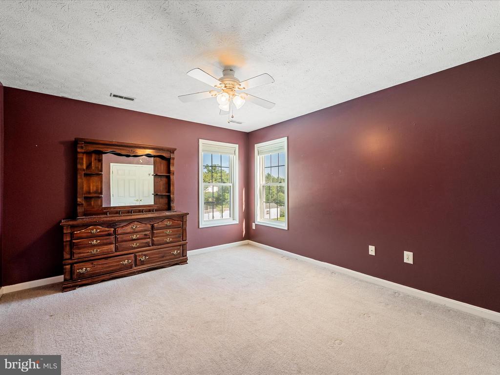 Stephens City, Virginia, 22655, United States, 4 Bedrooms Bedrooms, ,4 BathroomsBathrooms,Residential,For Sale,1905716