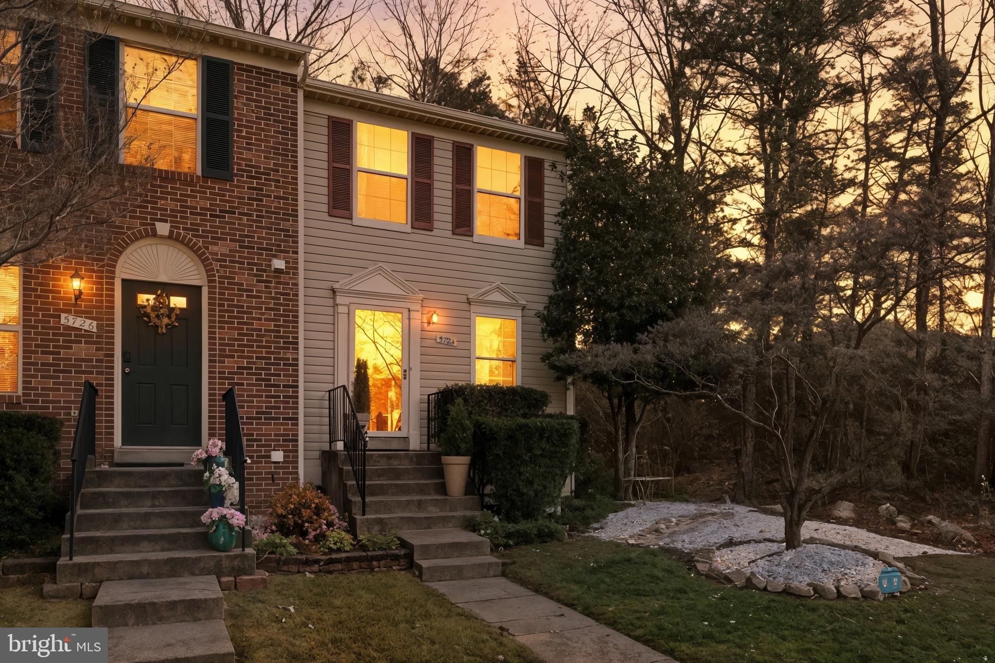 Clifton, Virginia, 20124, United States, 2 Bedrooms Bedrooms, ,3 BathroomsBathrooms,Residential,For Sale,2001572