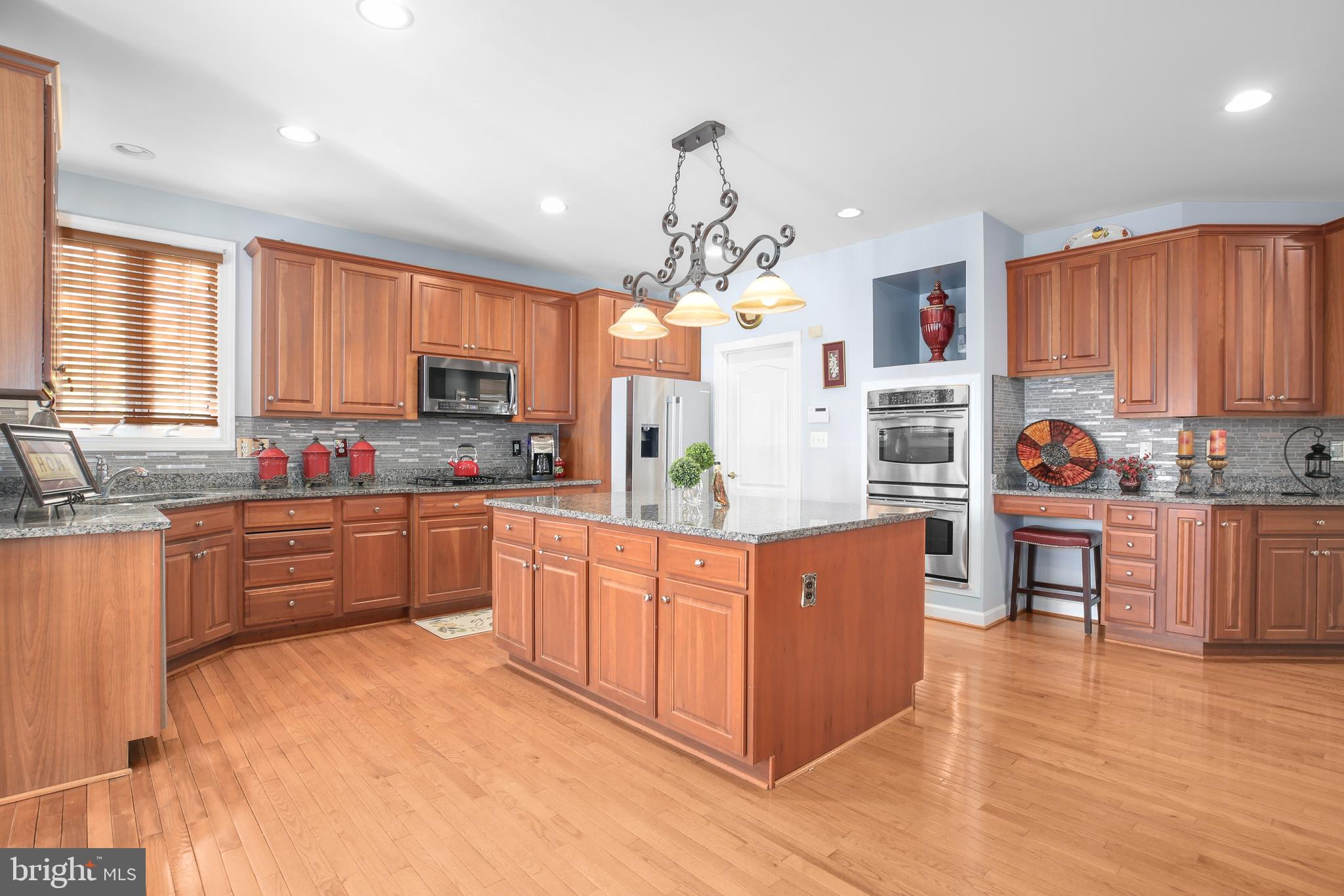 Woodbridge, Virginia, 22192, United States, 5 Bedrooms Bedrooms, ,5 BathroomsBathrooms,Residential,For Sale,1987362