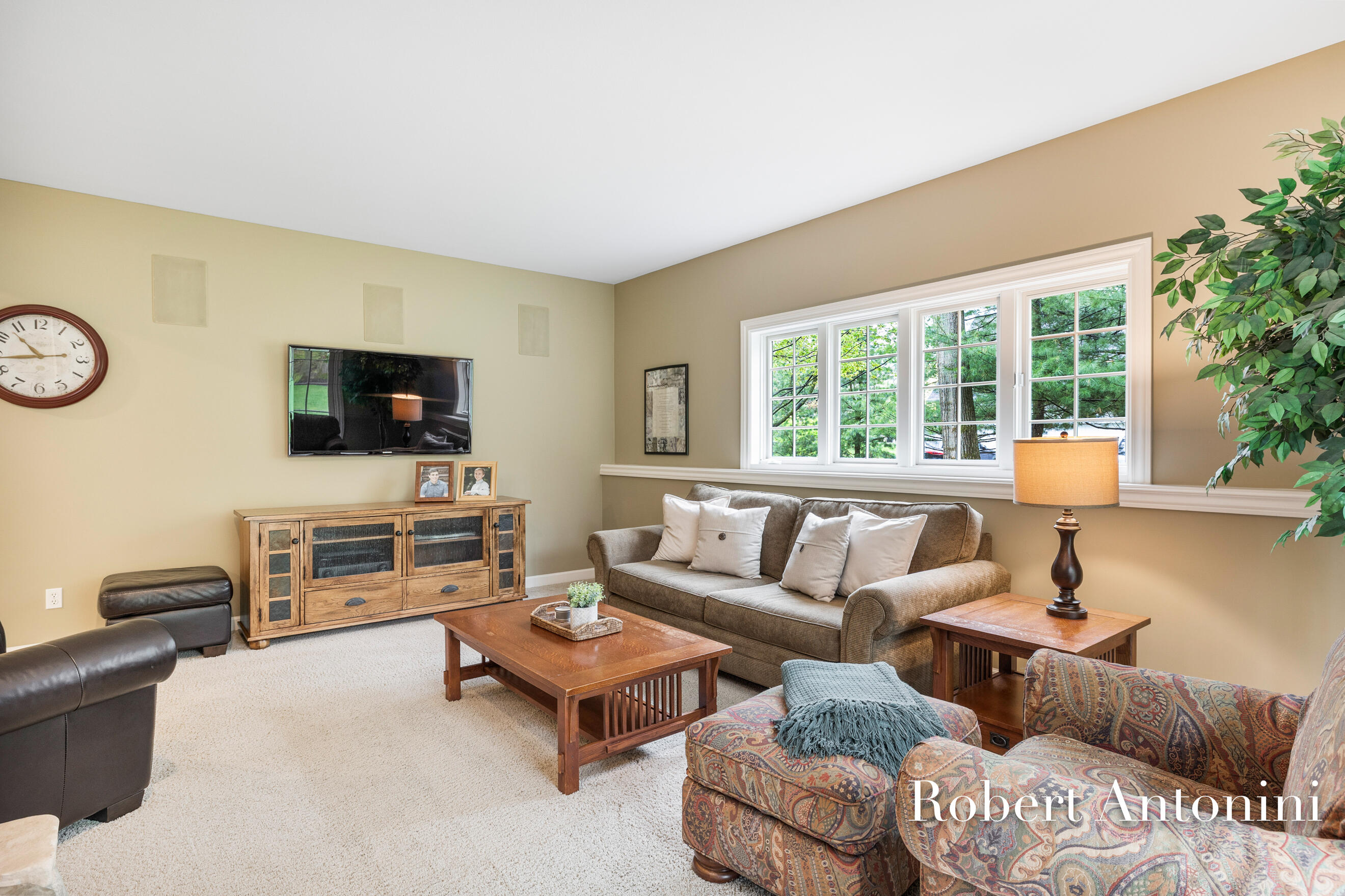 Grand Rapids, Michigan, 49525, United States, 5 Bedrooms Bedrooms, ,4 BathroomsBathrooms,Residential,For Sale,1837852