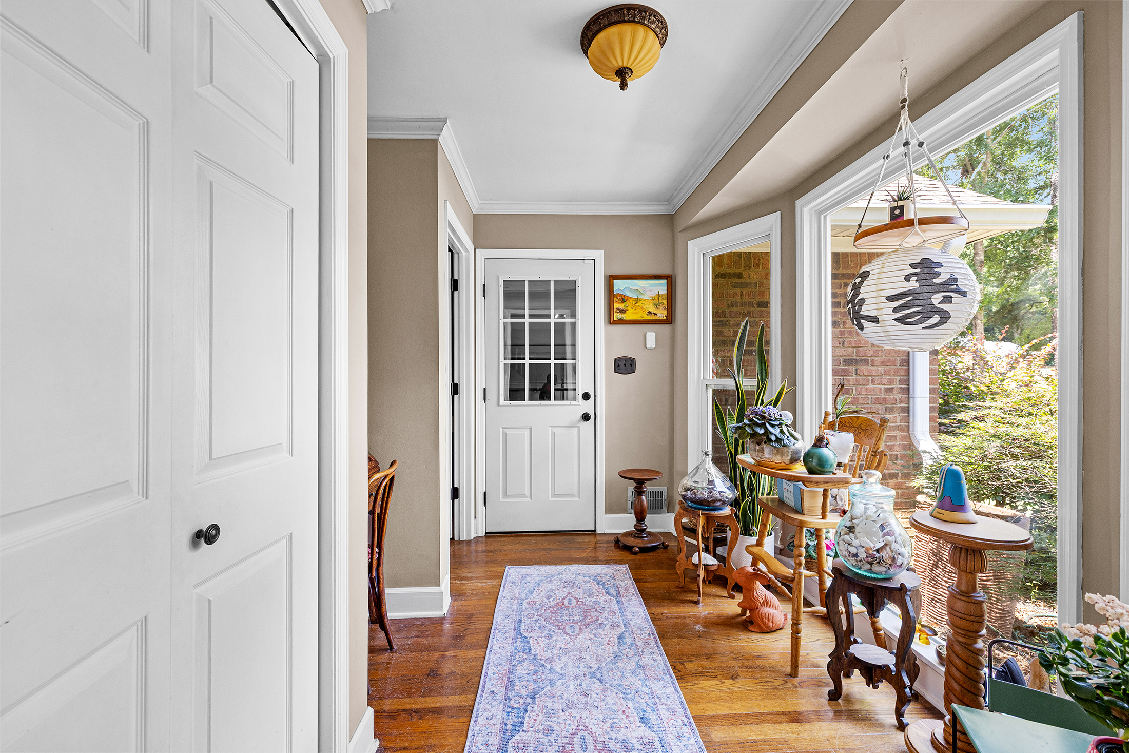  Beautiful Home with Backyard Retreat in Hillandale - 物件實景