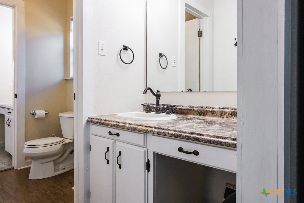 Yoakum, Texas, 77995, United States, 4 Bedrooms Bedrooms, ,3 BathroomsBathrooms,Residential,For Sale,1958998