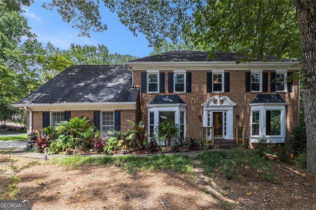 Roswell, Georgia, 30075, United States, 6 Bedrooms Bedrooms, ,4 BathroomsBathrooms,Residential,For Sale,1910371