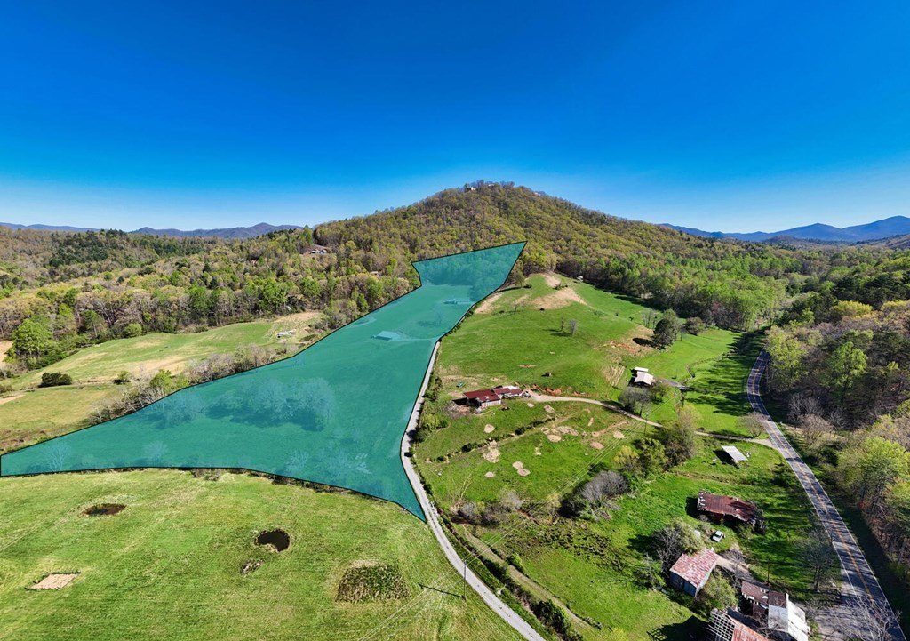 Hayesville, North Carolina, 29804, United States, 3 Bedrooms Bedrooms, ,3 BathroomsBathrooms,Residential,For Sale,1983718