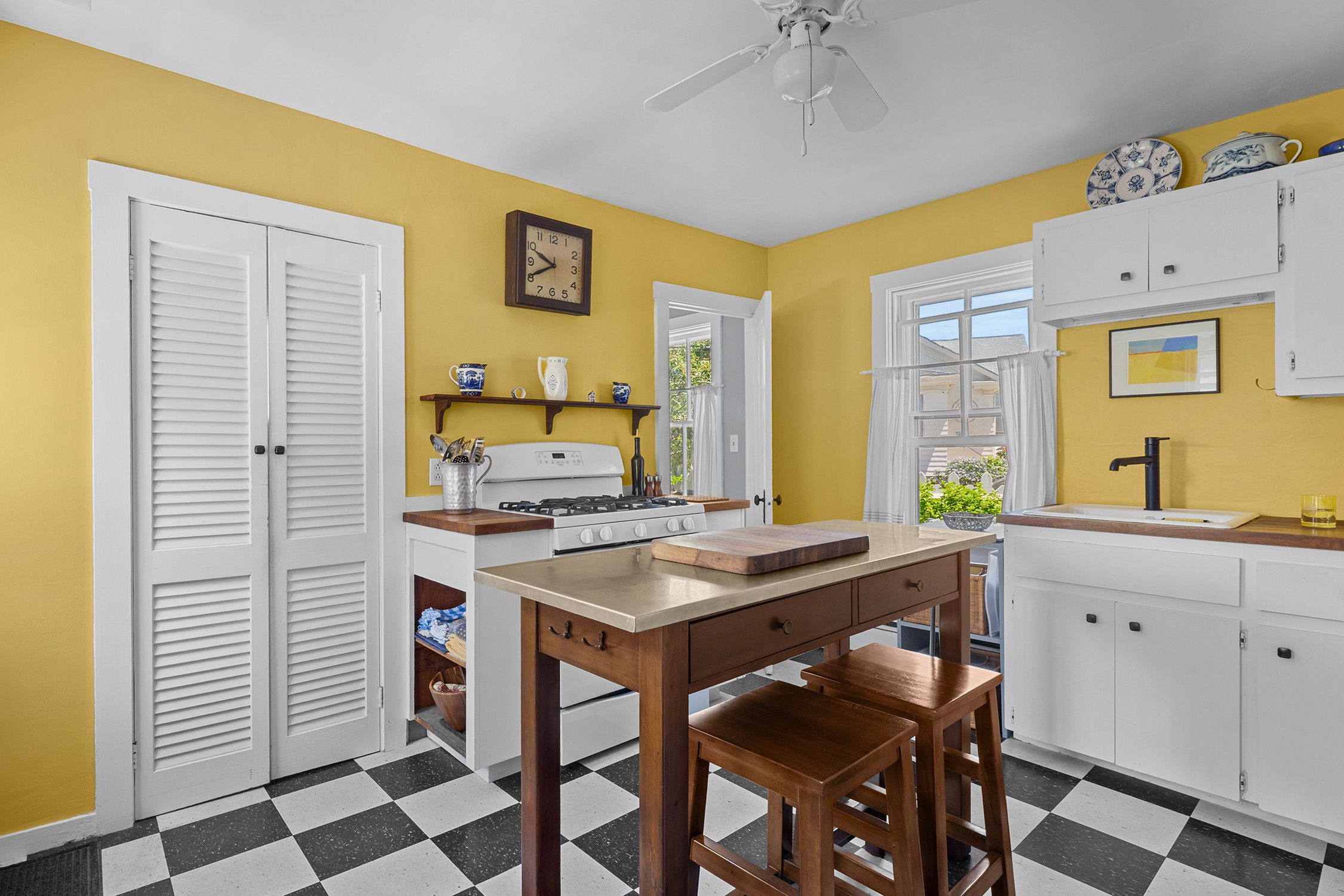  8 Sanford Street, Newport, RI 02840 - 物件實景
