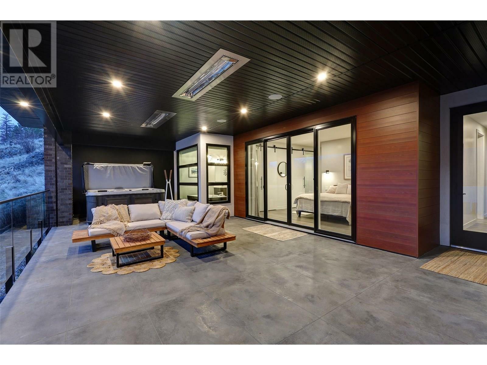 KELOWNA, British Columbia, V4V 1N4, CA, 4 Bedrooms Bedrooms, ,3 BathroomsBathrooms,Residential,For Sale,1859921