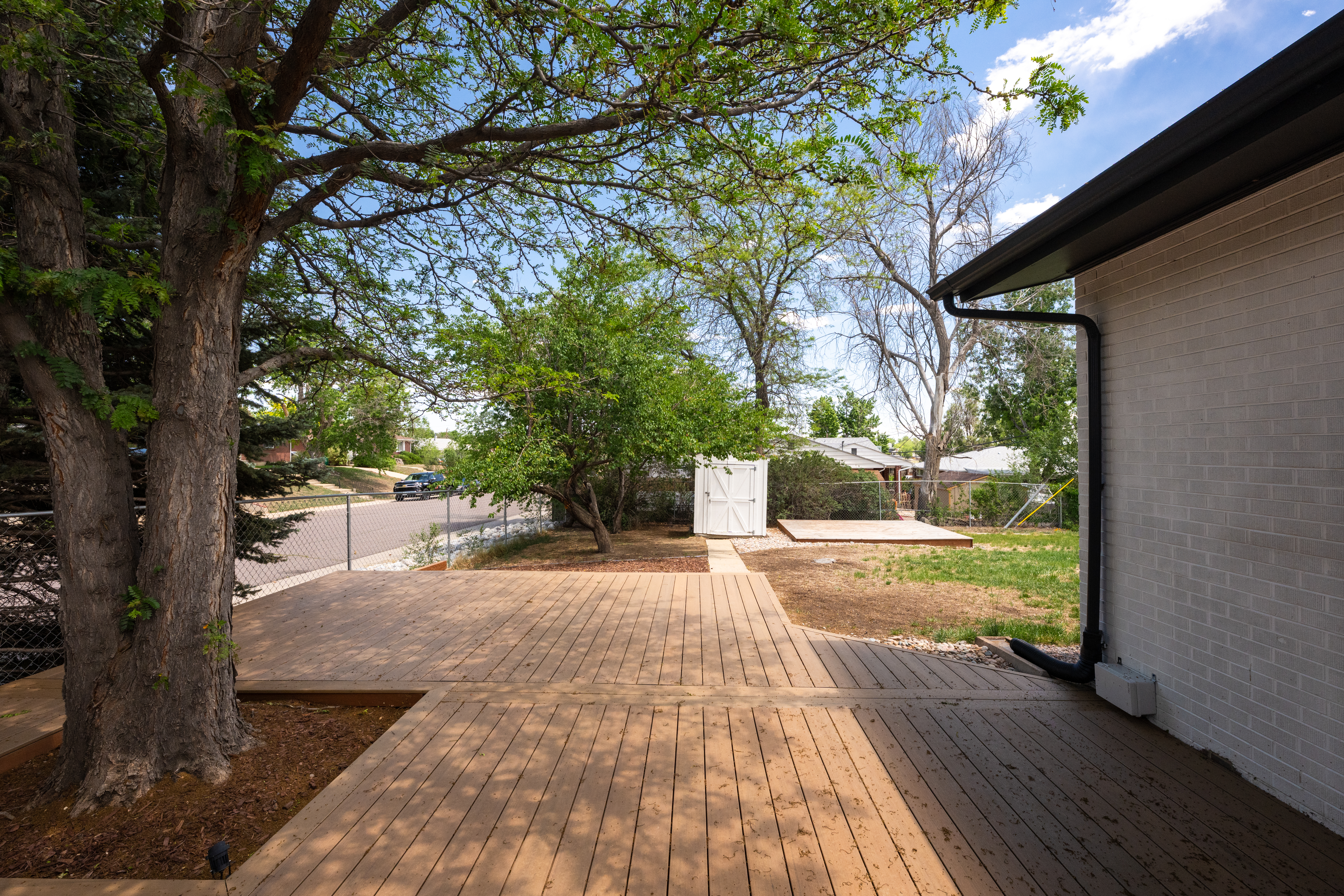 Welcome To This Light-Filled Mid-Century Modern Gem - 物件實景