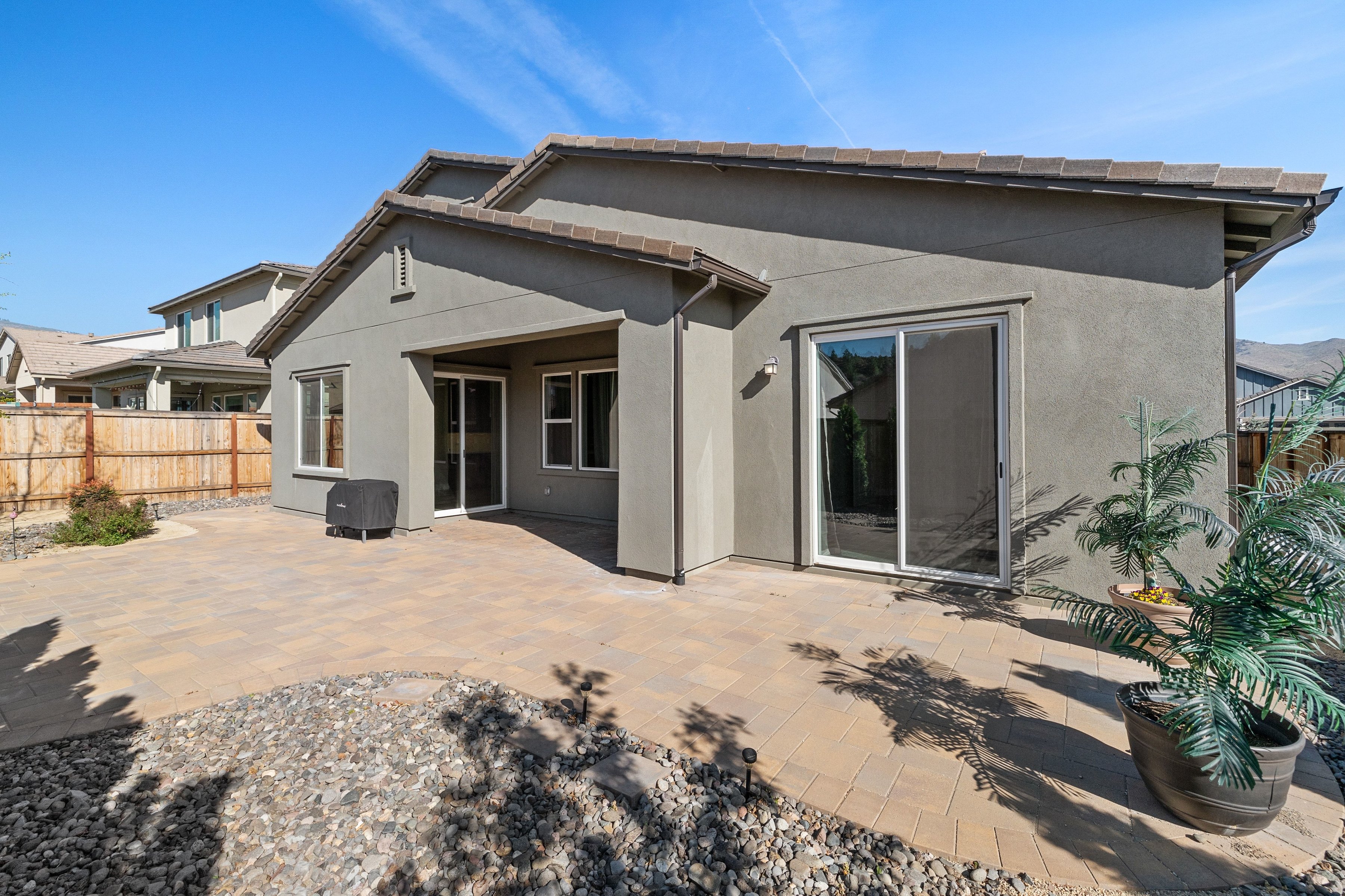  Striking Two-Story Modern Living in Verdi - 物件實景