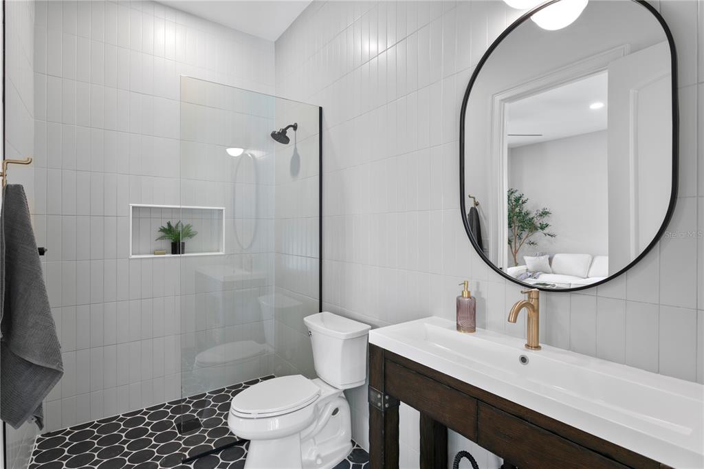Tampa, Florida, 33629, United States, 5 Bedrooms Bedrooms, ,5 BathroomsBathrooms,Residential,For Sale,1837490