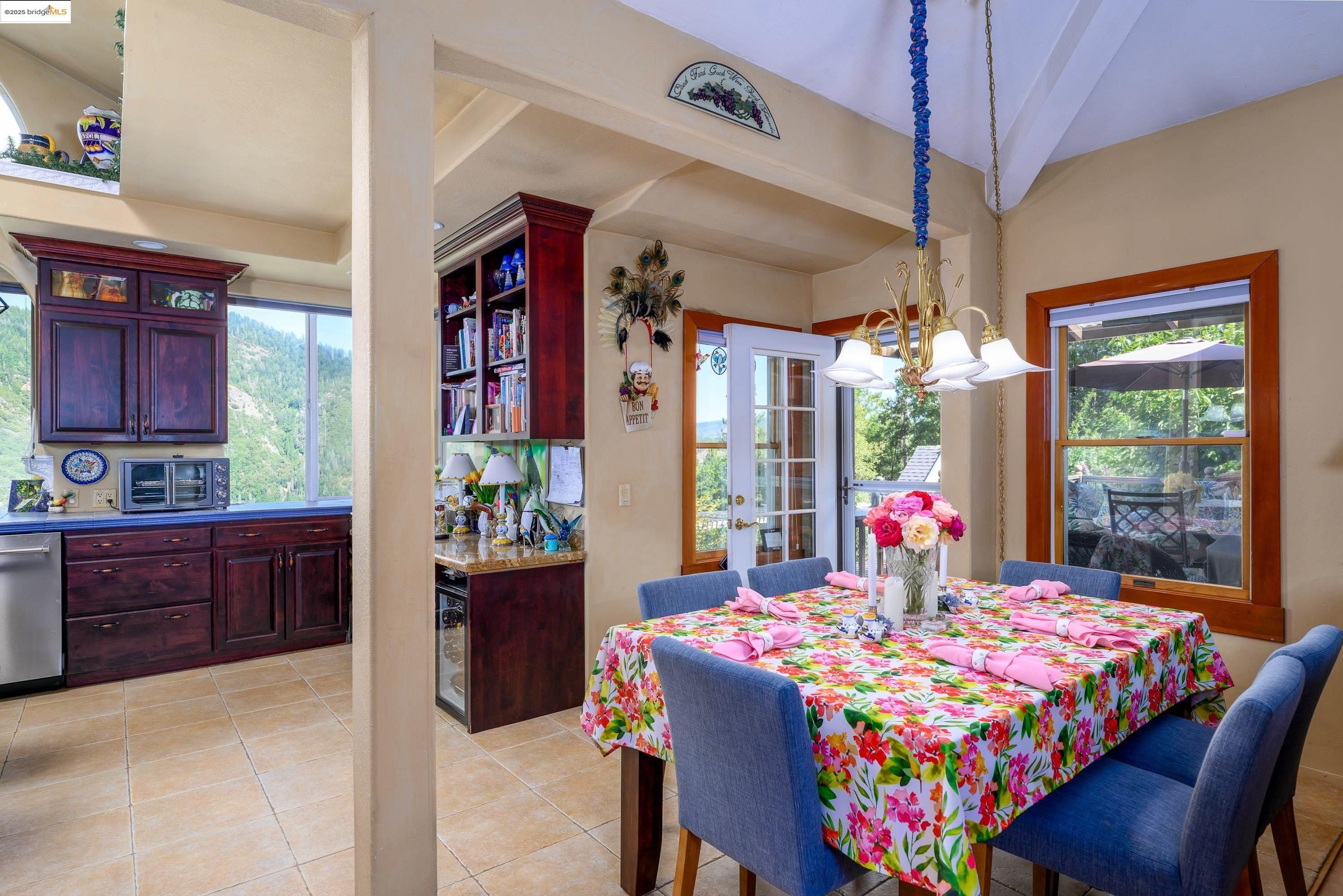 Twain Harte, California, 95383, United States, 3 Bedrooms Bedrooms, ,5 BathroomsBathrooms,Residential,For Sale,1900686