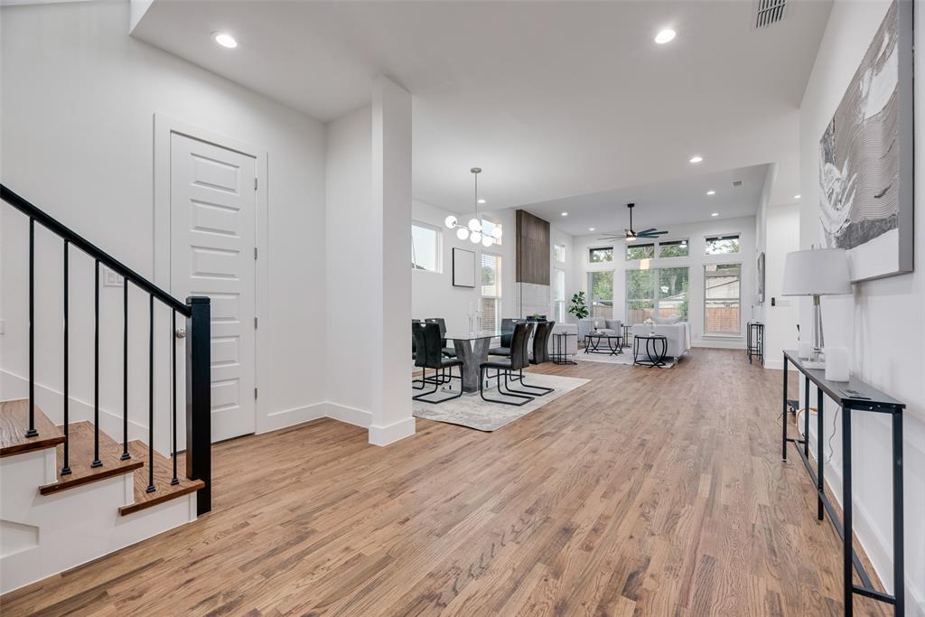 Dallas, Texas, 75211, United States, 4 Bedrooms Bedrooms, ,4 BathroomsBathrooms,Residential,For Sale,1893566