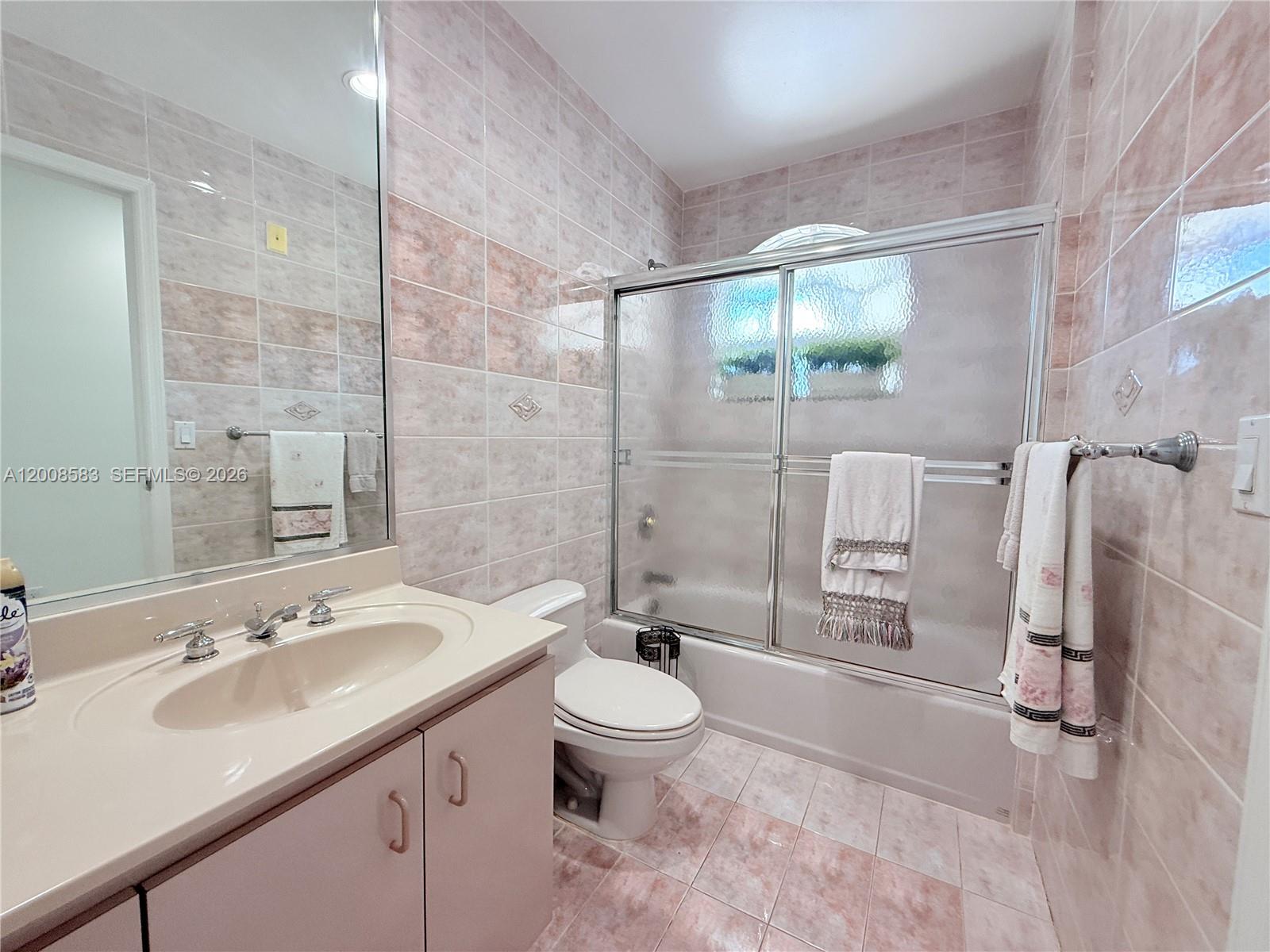Miami, Florida, 33175, United States, 5 Bedrooms Bedrooms, ,3 BathroomsBathrooms,Residential,For Sale,2040426