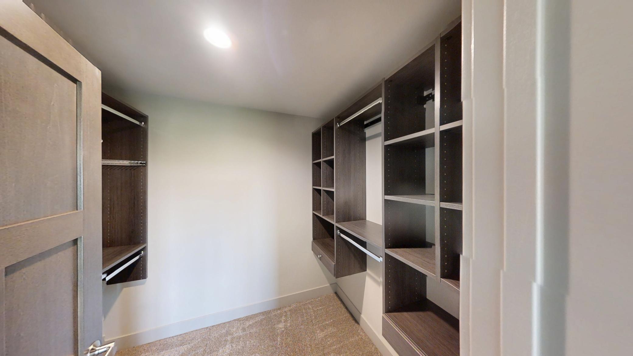 Albert Lea, Minnesota, 56007, United States, 4 Bedrooms Bedrooms, ,2 BathroomsBathrooms,Residential,For Sale,1978307