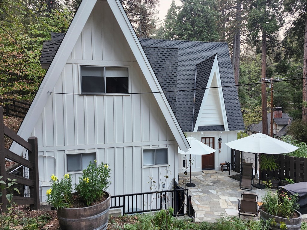 27907 Rainbow Drive, Lake Arrowhead, California, 92352, United States, 2 Bedrooms Bedrooms, ,2 BathroomsBathrooms,Residential,For Sale,27907 Rainbow Drive,1642244