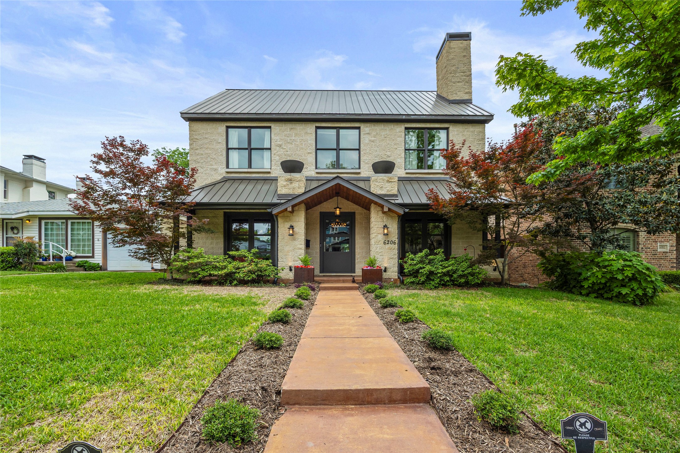 Dallas, Texas, 75214, United States, 4 Bedrooms Bedrooms, ,5 BathroomsBathrooms,Residential,For Sale,1794312
